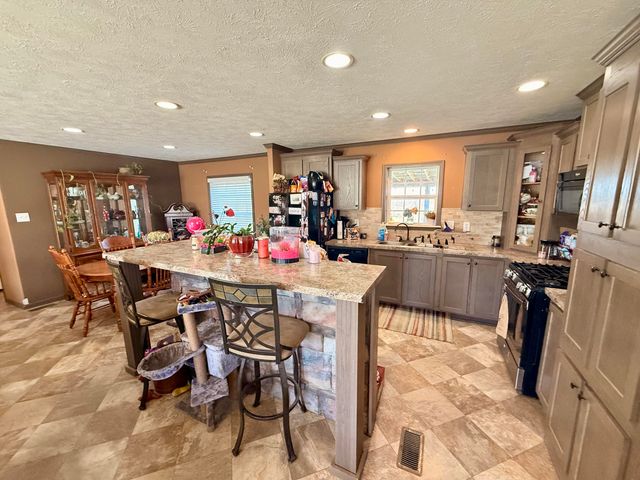 9598 Kentucky 1247, Waynesburg, KY 40489