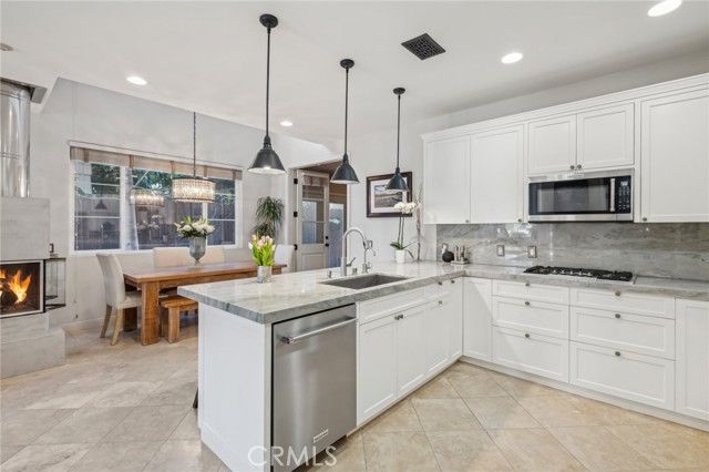 610 Marigold Avenue, Corona Del Mar (newport Beach), CA 92625