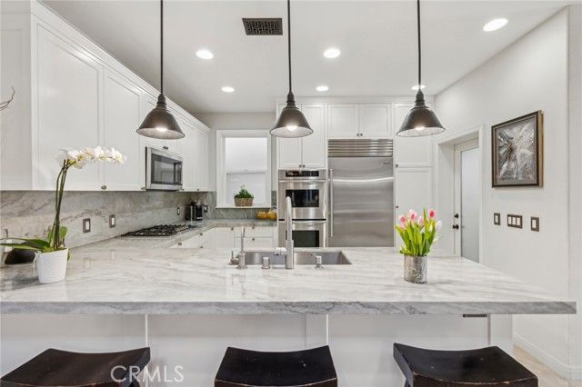 610 Marigold Avenue, Corona Del Mar (newport Beach), CA 92625