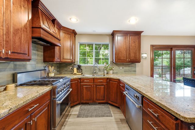 2073 E VILLAGE POINT WAY, Sandy, UT 84093