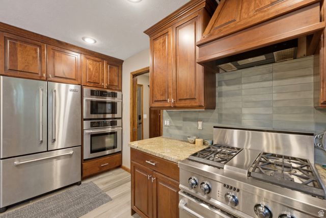 2073 E VILLAGE POINT WAY, Sandy, UT 84093