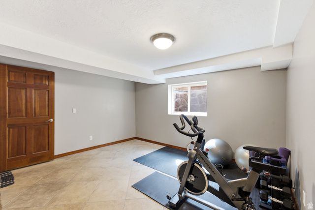 2073 E VILLAGE POINT WAY, Sandy, UT 84093