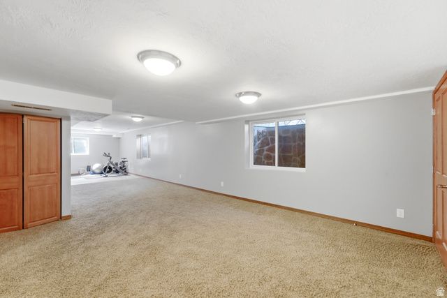 2073 E VILLAGE POINT WAY, Sandy, UT 84093