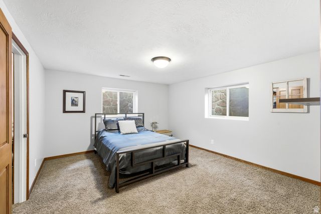 2073 E VILLAGE POINT WAY, Sandy, UT 84093