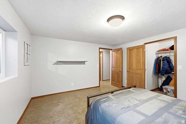 2073 E VILLAGE POINT WAY, Sandy, UT 84093