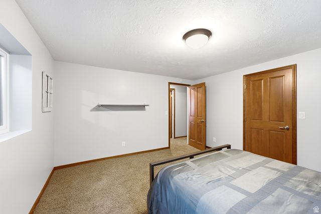 2073 E VILLAGE POINT WAY, Sandy, UT 84093