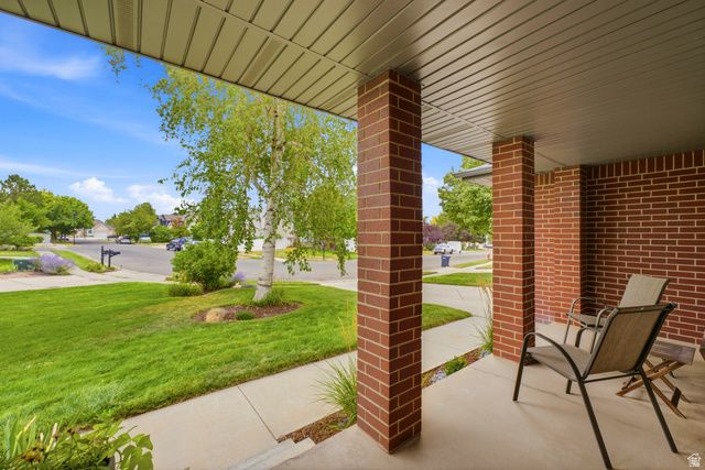 2073 E VILLAGE POINT WAY, Sandy, UT 84093