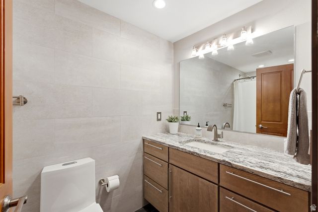 2073 E VILLAGE POINT WAY, Sandy, UT 84093