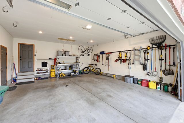 2073 E VILLAGE POINT WAY, Sandy, UT 84093