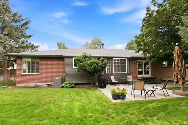 2073 E VILLAGE POINT WAY, Sandy, UT 84093