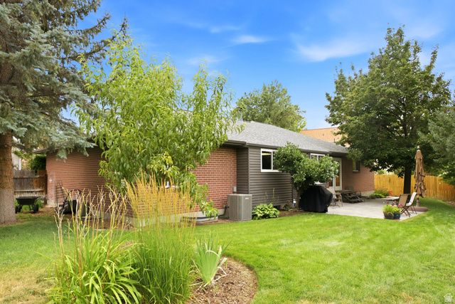 2073 E VILLAGE POINT WAY, Sandy, UT 84093