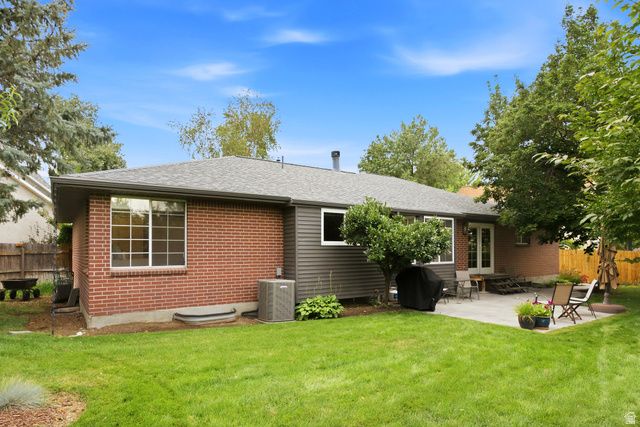 2073 E VILLAGE POINT WAY, Sandy, UT 84093