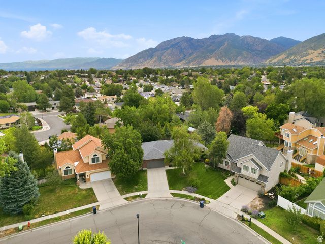 2073 E VILLAGE POINT WAY, Sandy, UT 84093