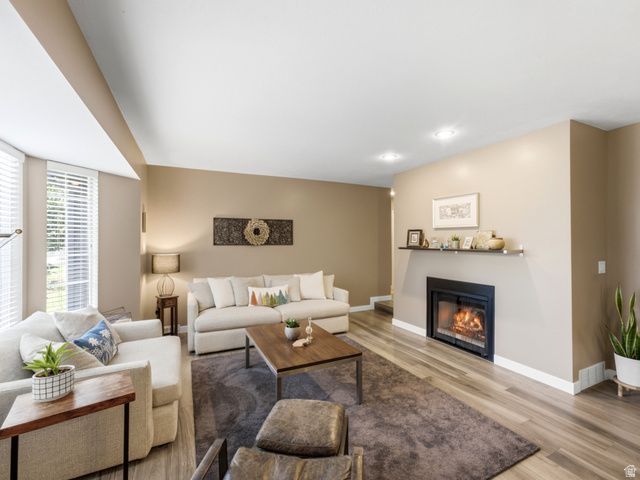 2073 E VILLAGE POINT WAY, Sandy, UT 84093