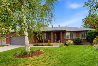 2073 E VILLAGE POINT WAY, Sandy, UT 84093
