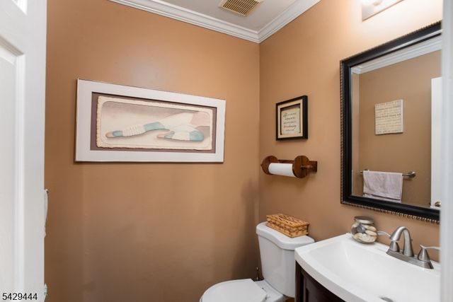 89 Vaughan Dr 89, Newark City, NJ 07103