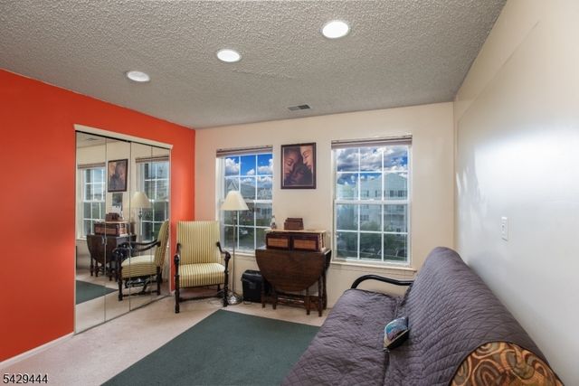 89 Vaughan Dr 89, Newark City, NJ 07103