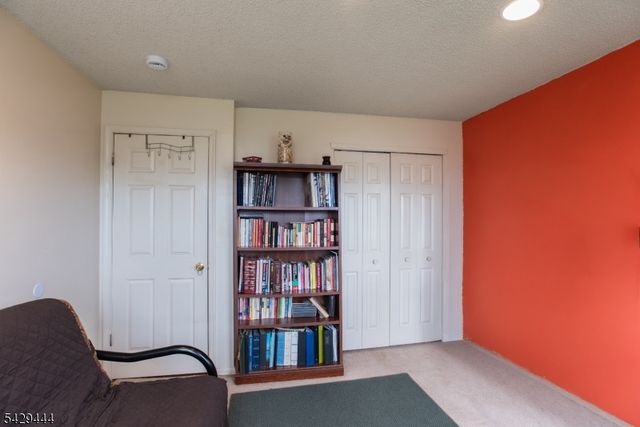 89 Vaughan Dr 89, Newark City, NJ 07103