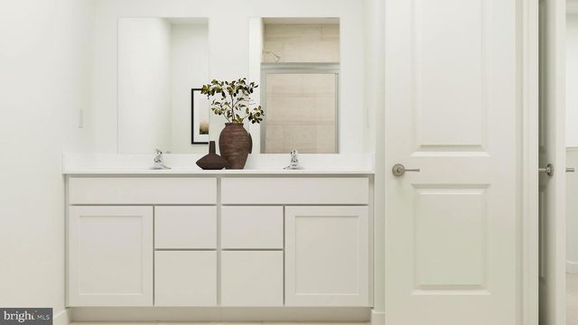 13 OLD SCHOOL HOUSE RD, Sicklerville, NJ 08081