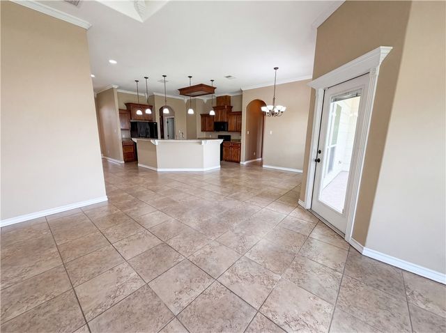 6906 King George Pl, Corpus Christi, TX 78414
