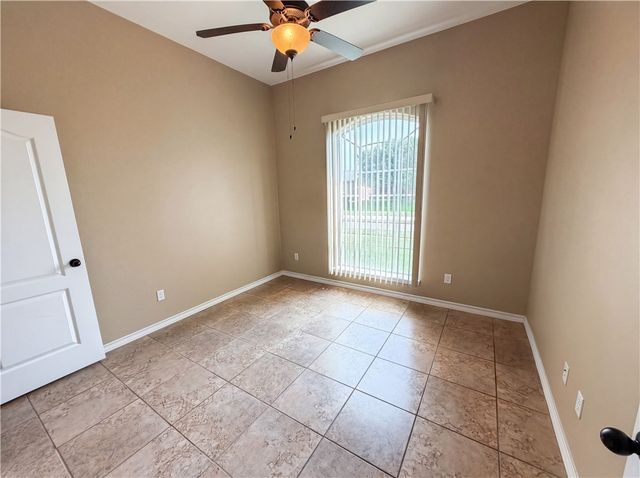 6906 King George Pl, Corpus Christi, TX 78414