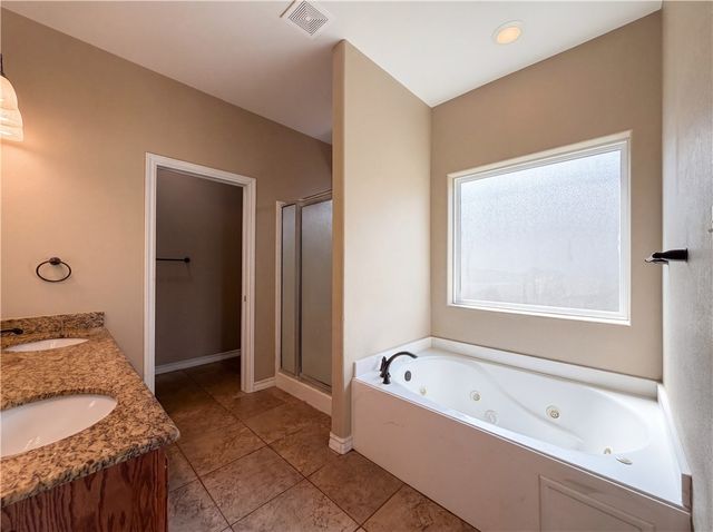 6906 King George Pl, Corpus Christi, TX 78414