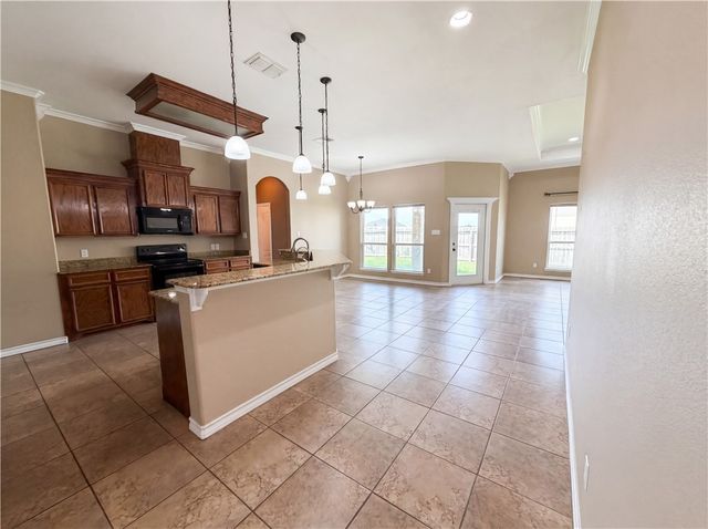 6906 King George Pl, Corpus Christi, TX 78414
