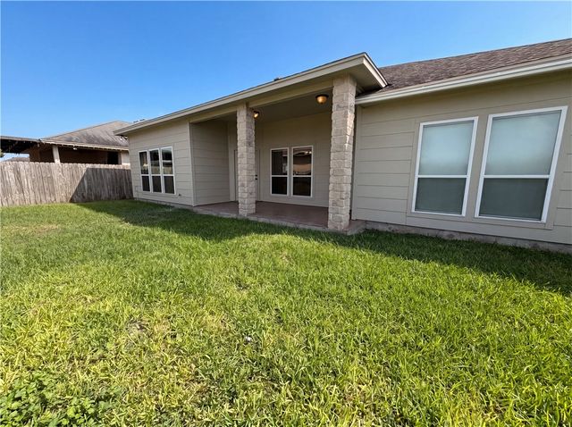 6906 King George Pl, Corpus Christi, TX 78414