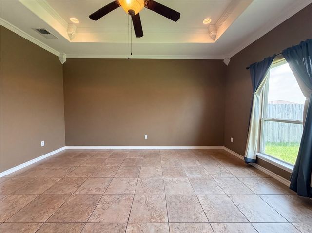 6906 King George Pl, Corpus Christi, TX 78414
