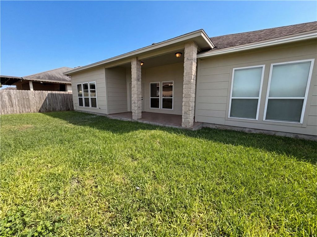 6906 King George Pl, Corpus Christi, TX 78414 — photo 5