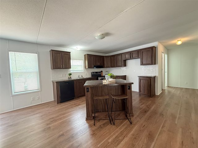 9505 Janet Street, Hawk Cove, TX 75474