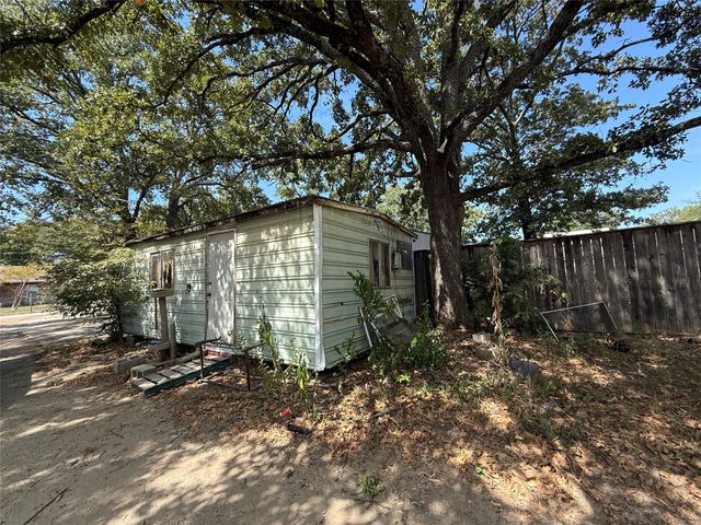 9505 Janet Street, Hawk Cove, TX 75474