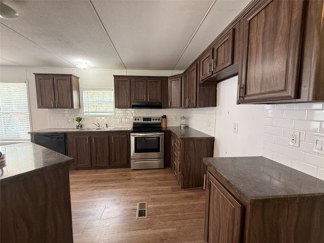 9505 Janet Street, Hawk Cove, TX 75474