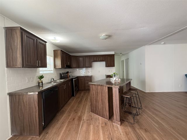 9505 Janet Street, Hawk Cove, TX 75474