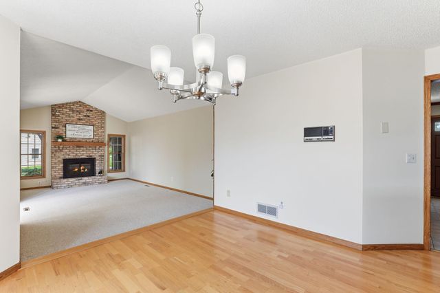 455 High Point Curve S, Maplewood, MN 55119