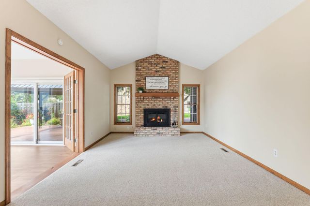 455 High Point Curve S, Maplewood, MN 55119