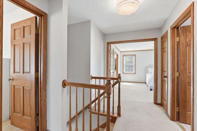 455 High Point Curve S, Maplewood, MN 55119