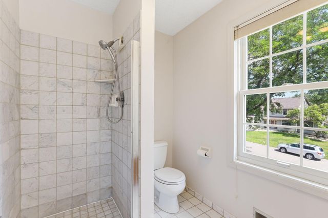 455 High Point Curve S, Maplewood, MN 55119