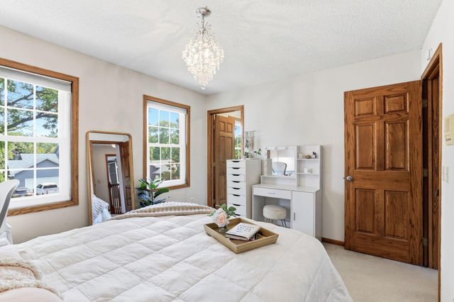 455 High Point Curve S, Maplewood, MN 55119