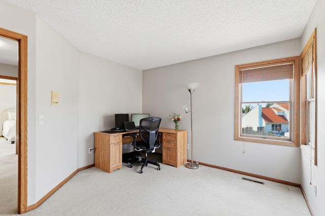 455 High Point Curve S, Maplewood, MN 55119