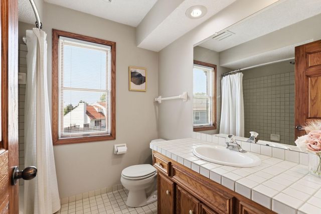 455 High Point Curve S, Maplewood, MN 55119