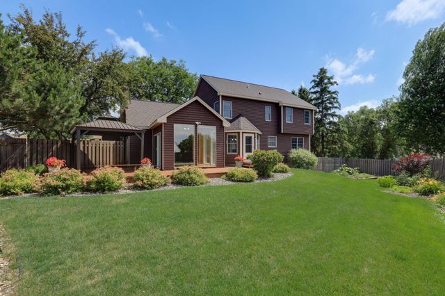 455 High Point Curve S, Maplewood, MN 55119