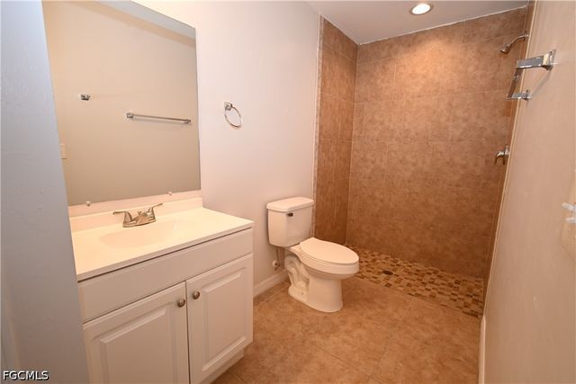 704 SE 6th TER, Cape Coral, FL 33990