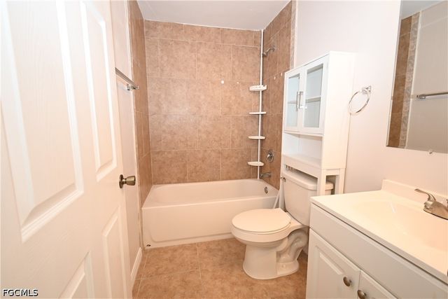 704 SE 6th TER, Cape Coral, FL 33990