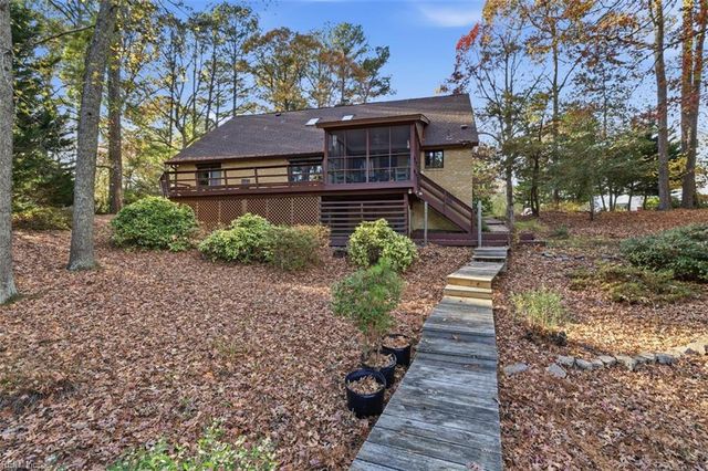 644 Piney Point RD, Virginia Beach, VA 23452