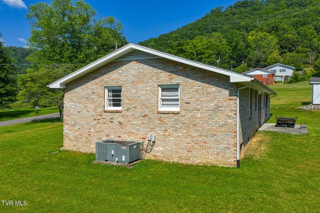 426 South Johnson Road, Rogersville, TN 37857