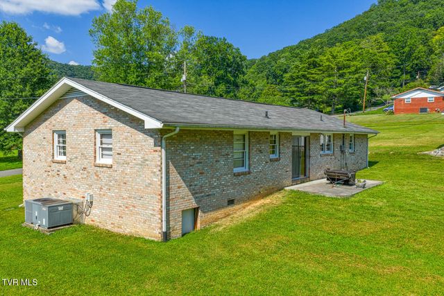 426 South Johnson Road, Rogersville, TN 37857