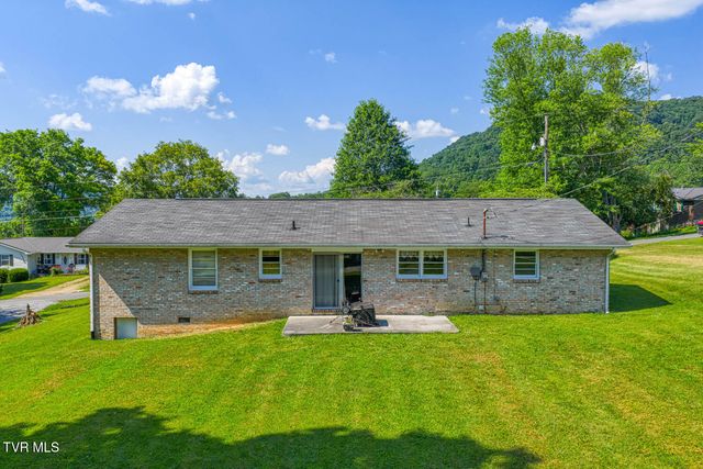 426 South Johnson Road, Rogersville, TN 37857