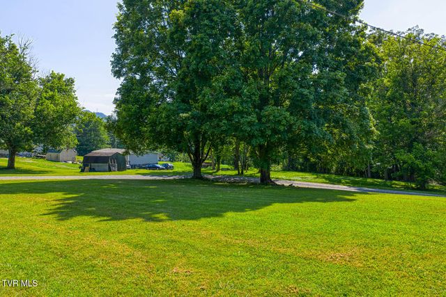 426 South Johnson Road, Rogersville, TN 37857
