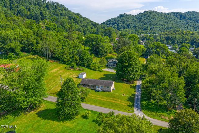 426 South Johnson Road, Rogersville, TN 37857